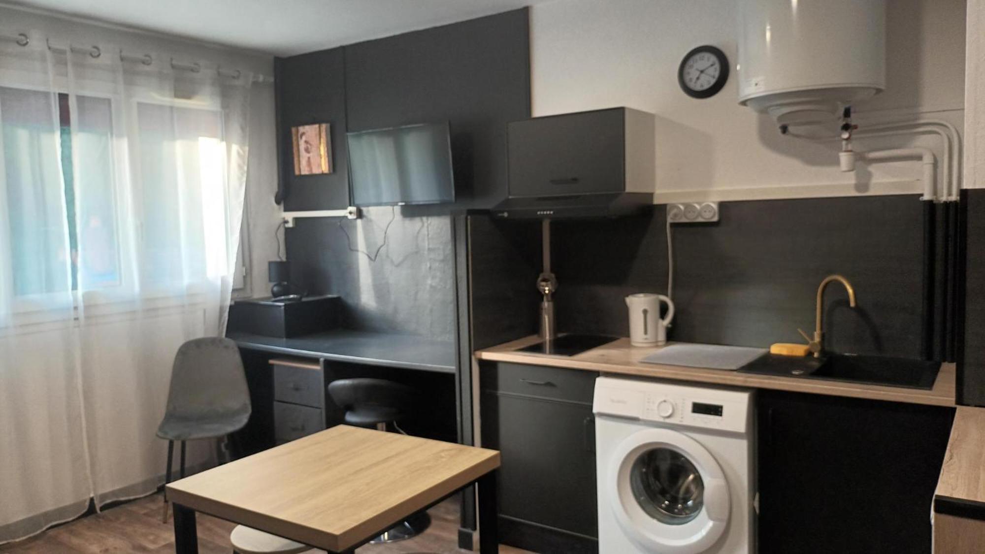Appartement T1 Proche De Vulcania Pontaumur 外观 照片